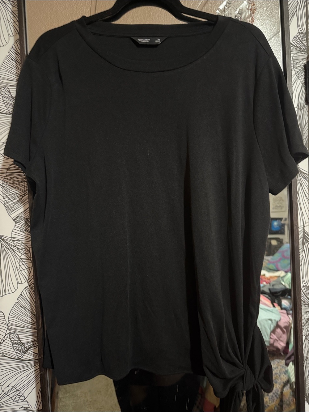 Simply Vera Vera Wang Black Short-Sleeve Knot Hem Tee